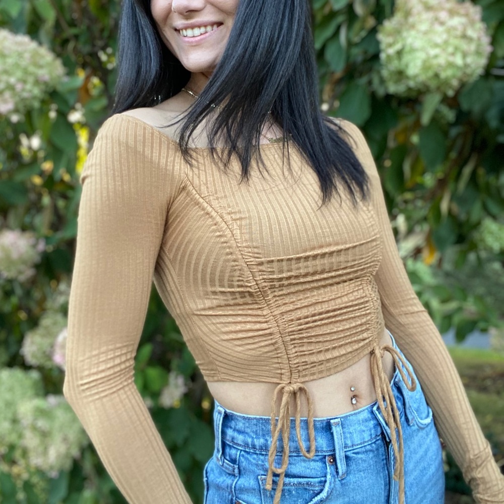 Tan Crop Top - Picture 2 of 3